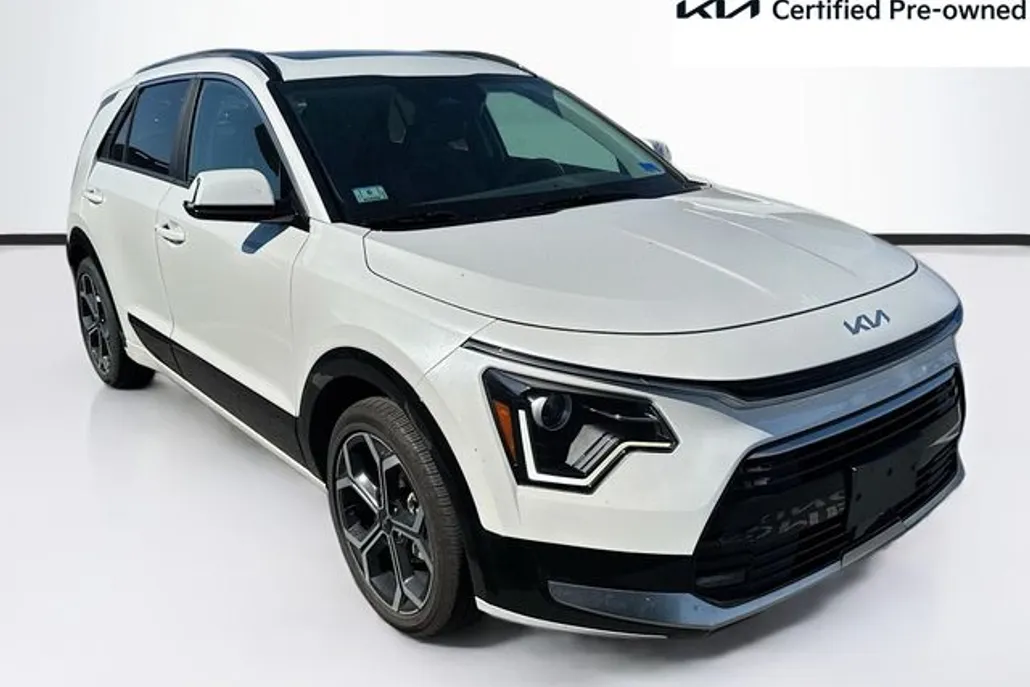 2024 Kia Niro EX Touring photo 1