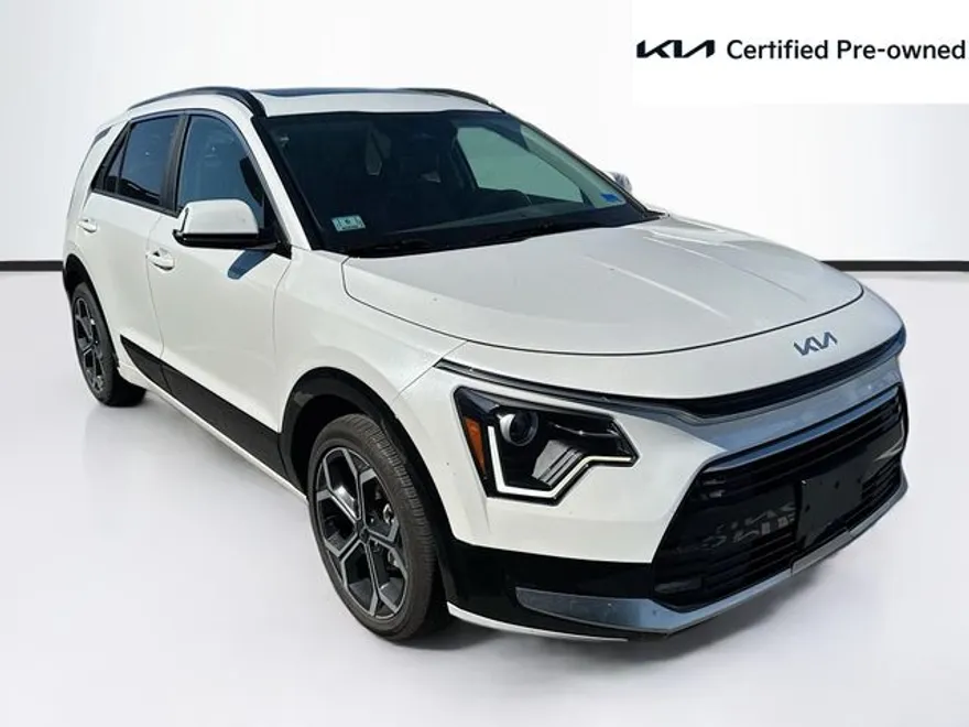 2024 Kia Niro EX Touring photo 1