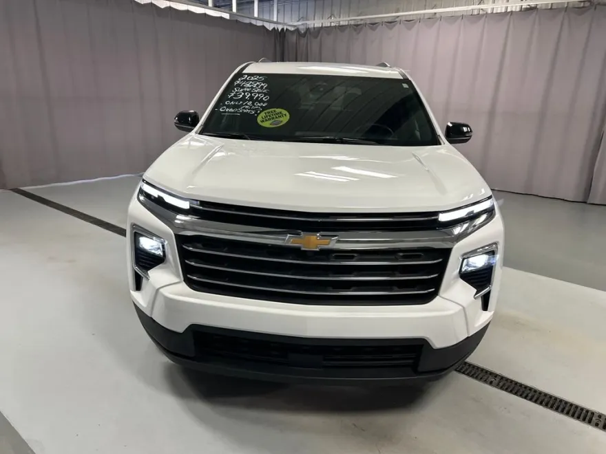 2025 Chevrolet Traverse photo 1
