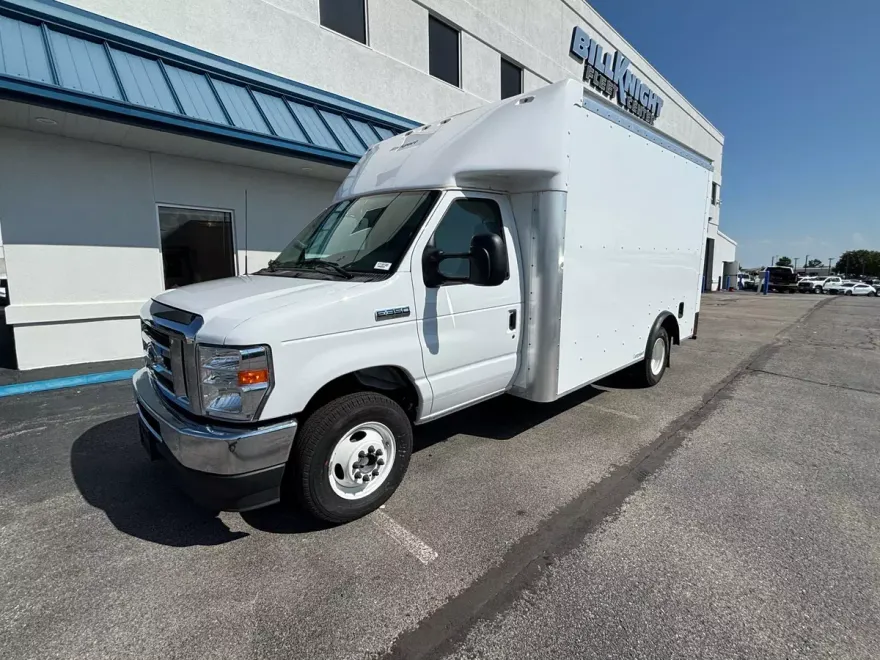 2025 Ford E-350 Base photo 1