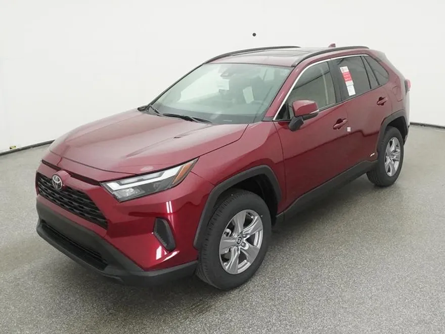 2025 Toyota RAV4 Hybrid XLE photo 1