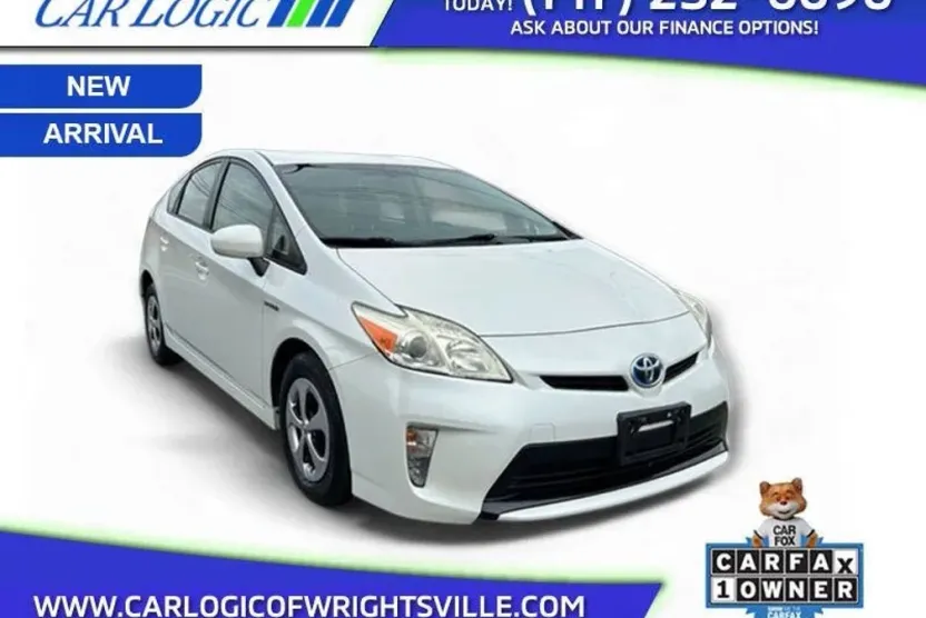 2014 Toyota Prius One photo 1