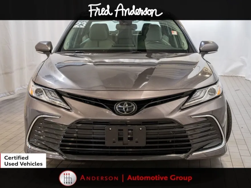 2023 Toyota Camry XLE photo 1