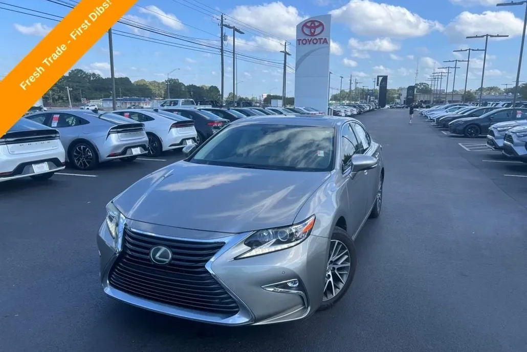 2017 Lexus ES 350 photo 1