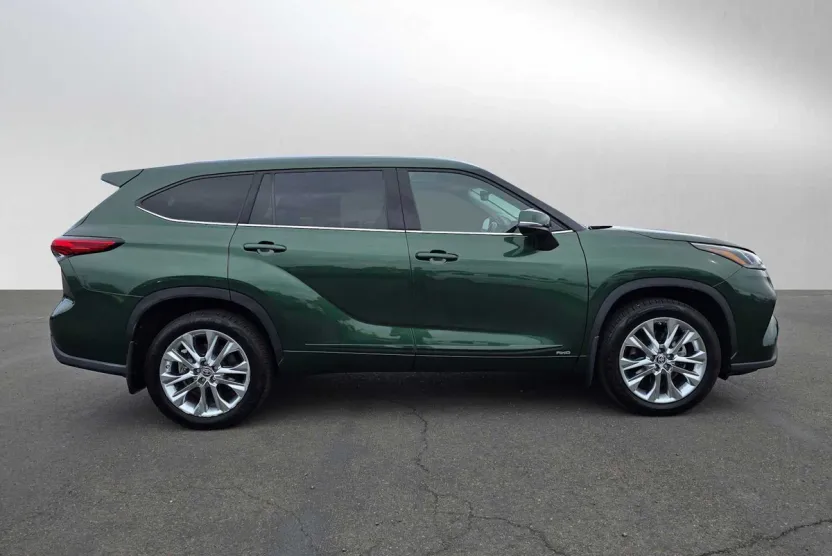 2023 Toyota Highlander Hybrid Limited photo 1