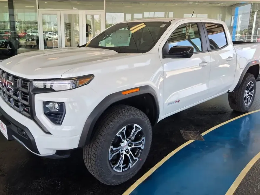 2025 Gmc Canyon AT4 photo 1
