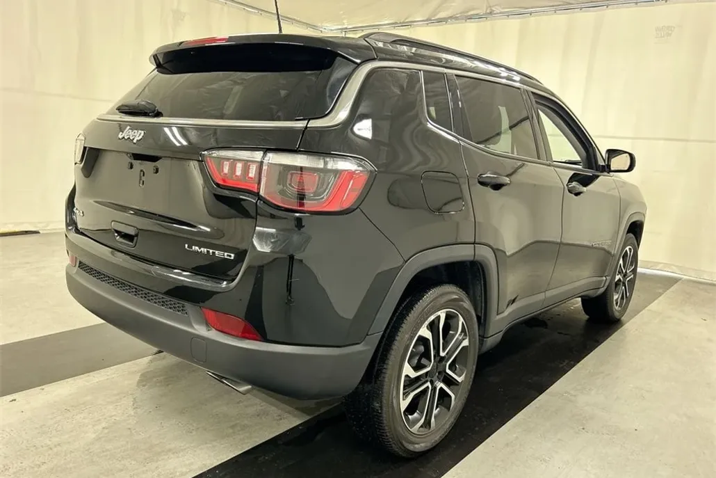2022 Jeep Compass Limited photo 1