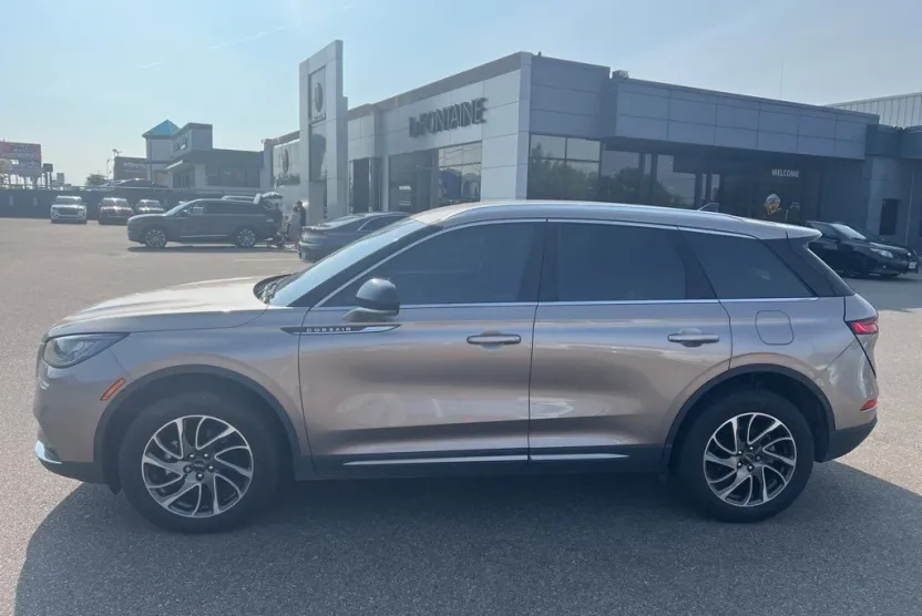 2020 Lincoln Corsair Standard photo 1