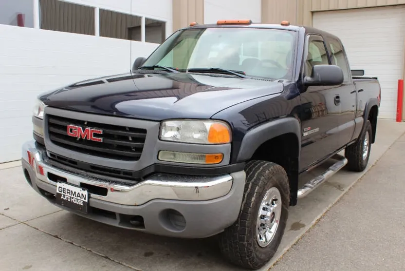 2005 Gmc Sierra SLE photo 1