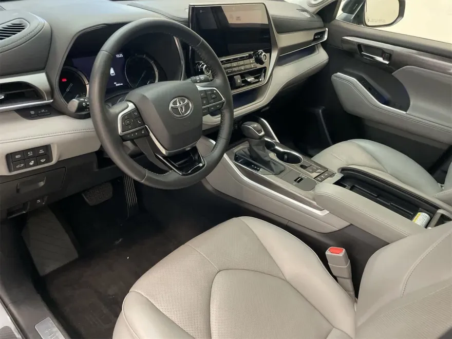 2020 Toyota Highlander Limited Hybrid photo 1