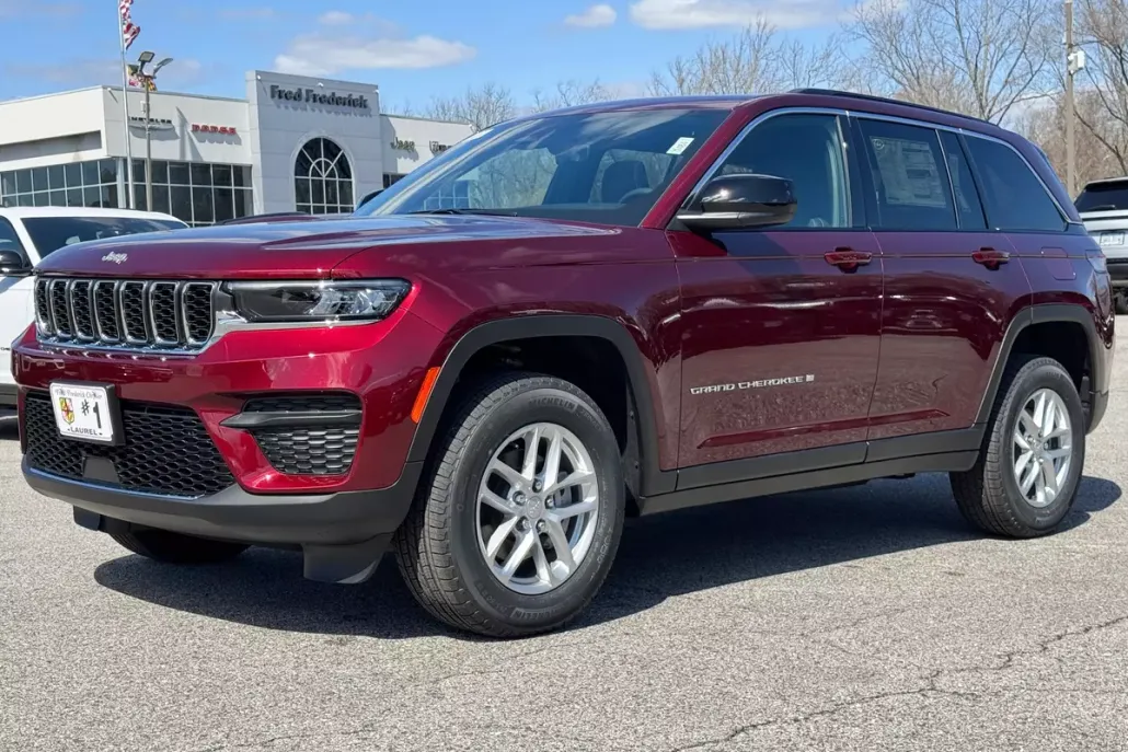 2025 Jeep Grand Cherokee Laredo X photo 1