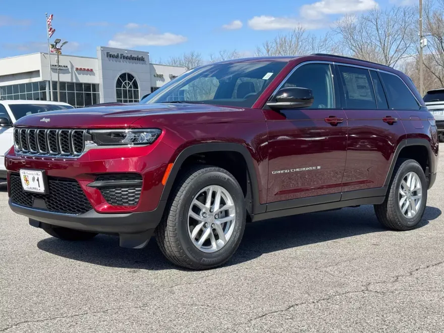 2025 Jeep Grand Cherokee Laredo X photo 1