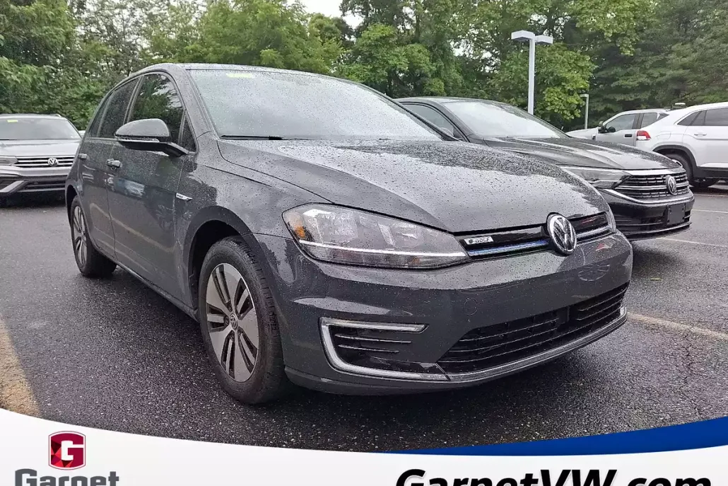 2019 Volkswagen e-Golf SE photo 1