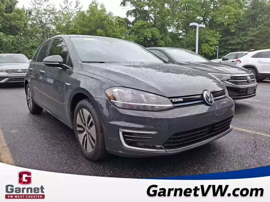2019 Volkswagen e-Golf SE photo 1