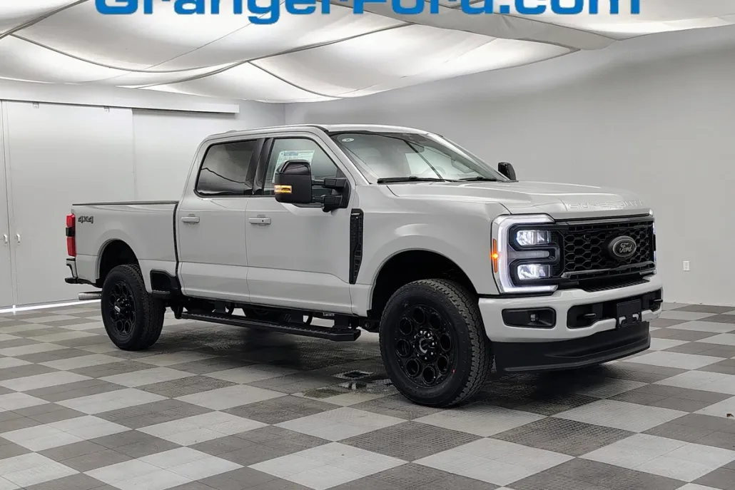 2026 Ford F-250 Lariat photo 1