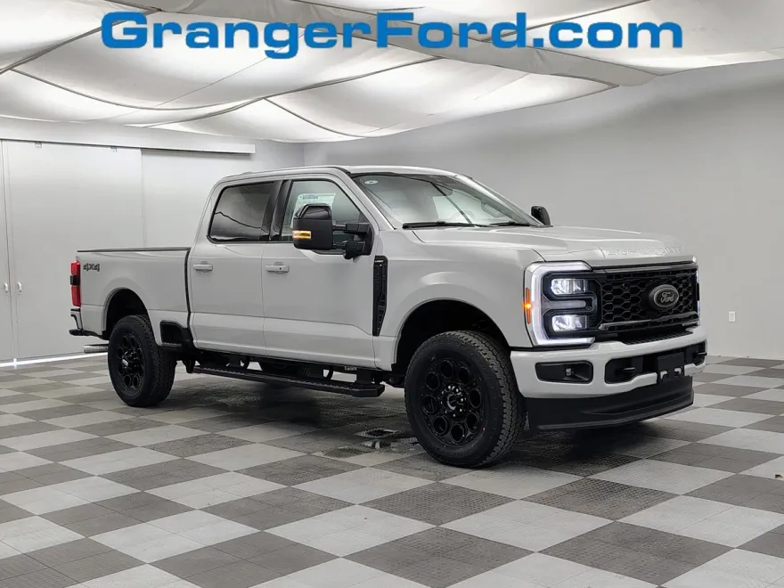 2026 Ford F-250 Lariat photo 1
