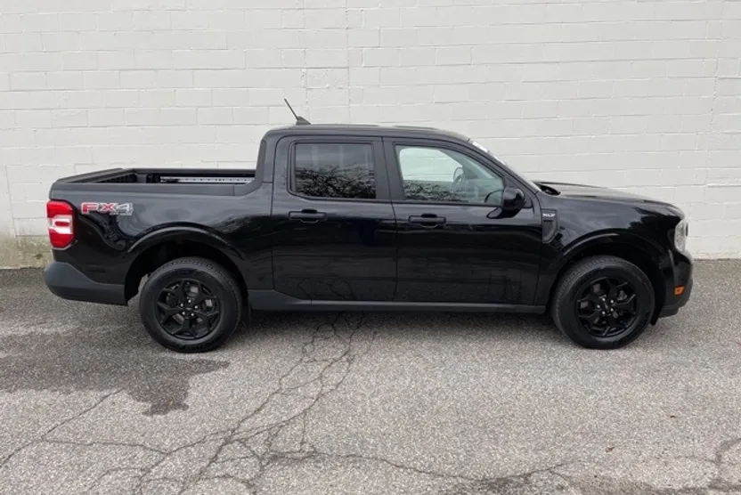 2022 Ford Maverick XLT photo 1