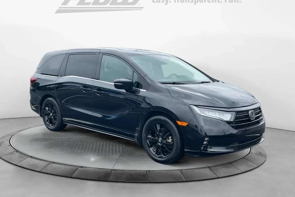 2023 Honda Odyssey Sport photo 1