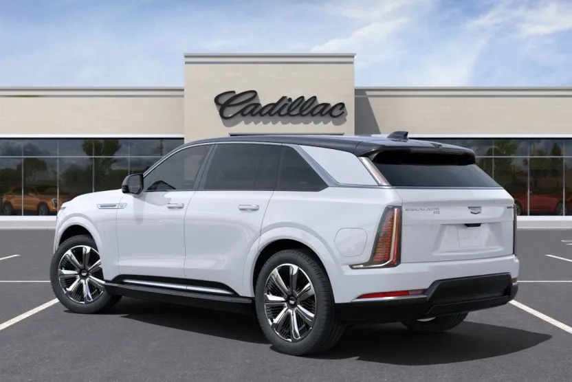 2025 Cadillac Escalade IQ Luxury photo 1