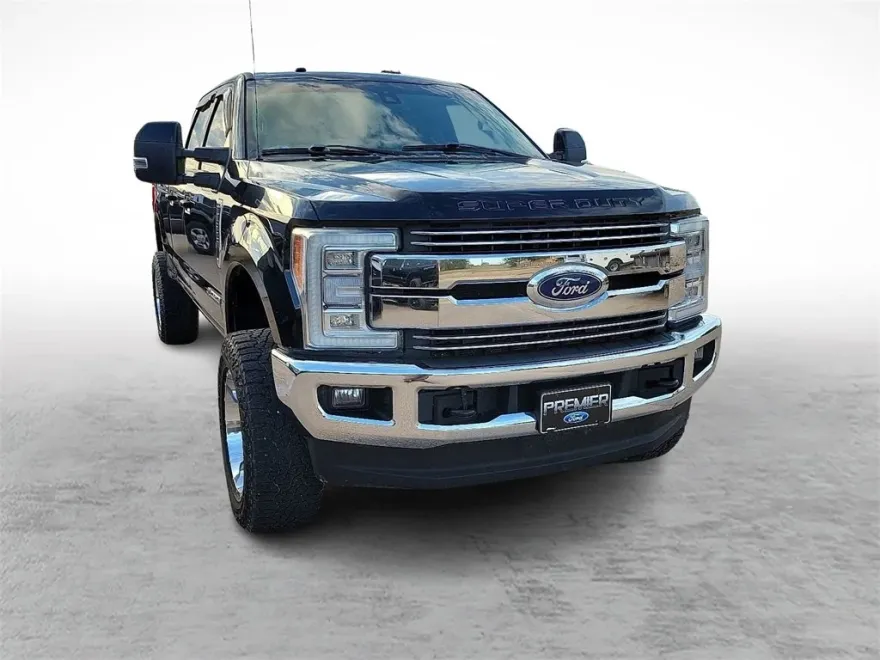 2017 Ford F-250 Lariat photo 1