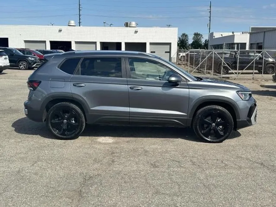 2025 Volkswagen Taos SEL photo 1