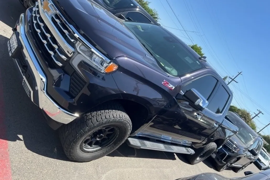 2023 Chevrolet Silverado 1500 LTZ photo 1
