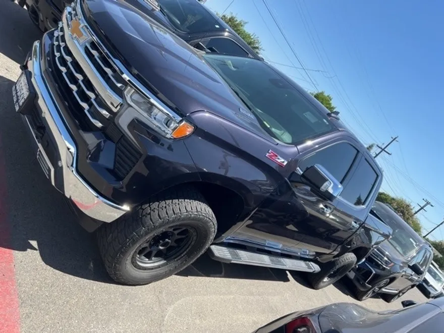 2023 Chevrolet Silverado 1500 LTZ photo 1