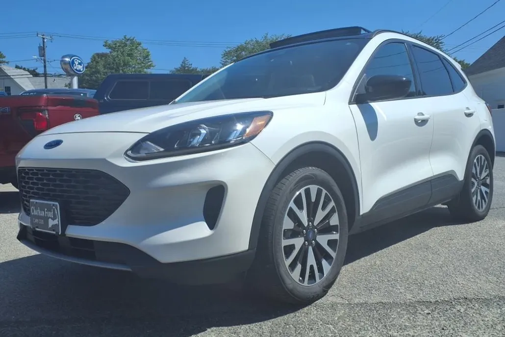 2020 Ford Escape SE Sport Hybrid photo 1