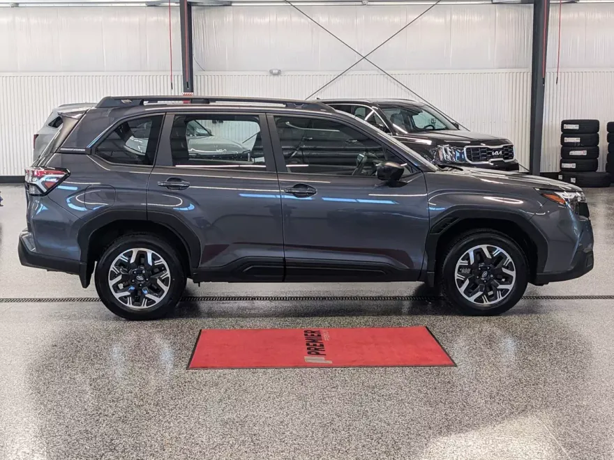 2025 Subaru Forester Sport photo 1