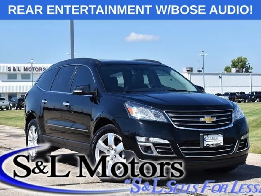 2017 Chevrolet Traverse Premier photo 1