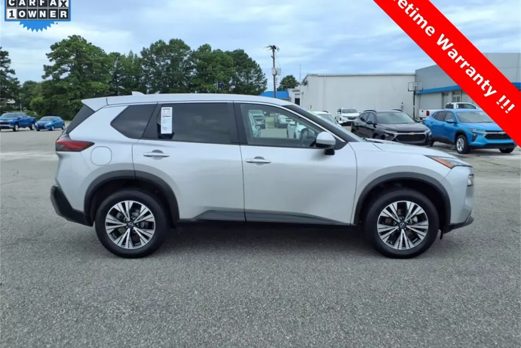 2023 Nissan Rogue SV photo 1