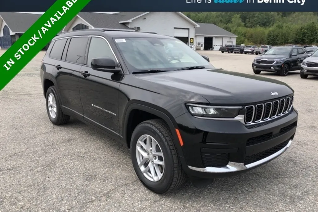 2025 Jeep Grand Cherokee Laredo photo 1