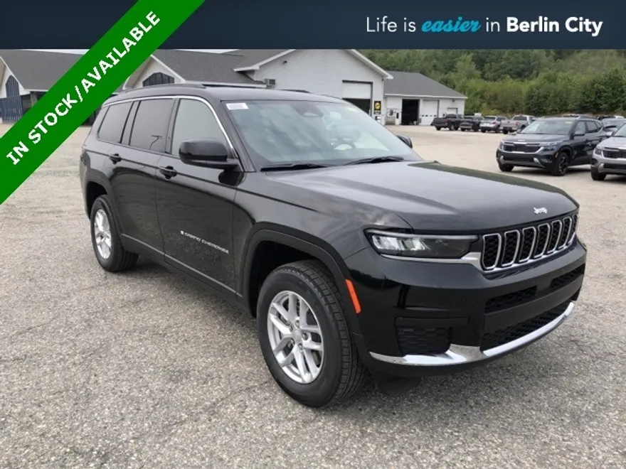 2025 Jeep Grand Cherokee Laredo photo 1