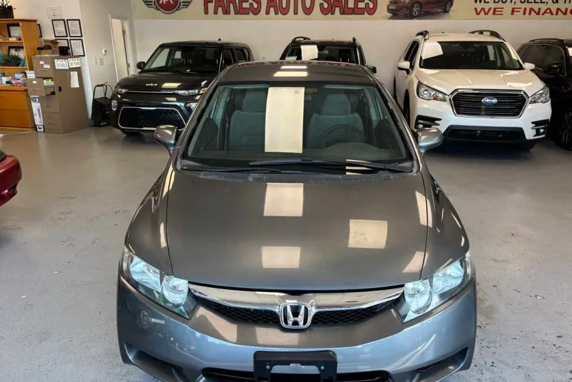 2010 Honda Civic LX photo 1