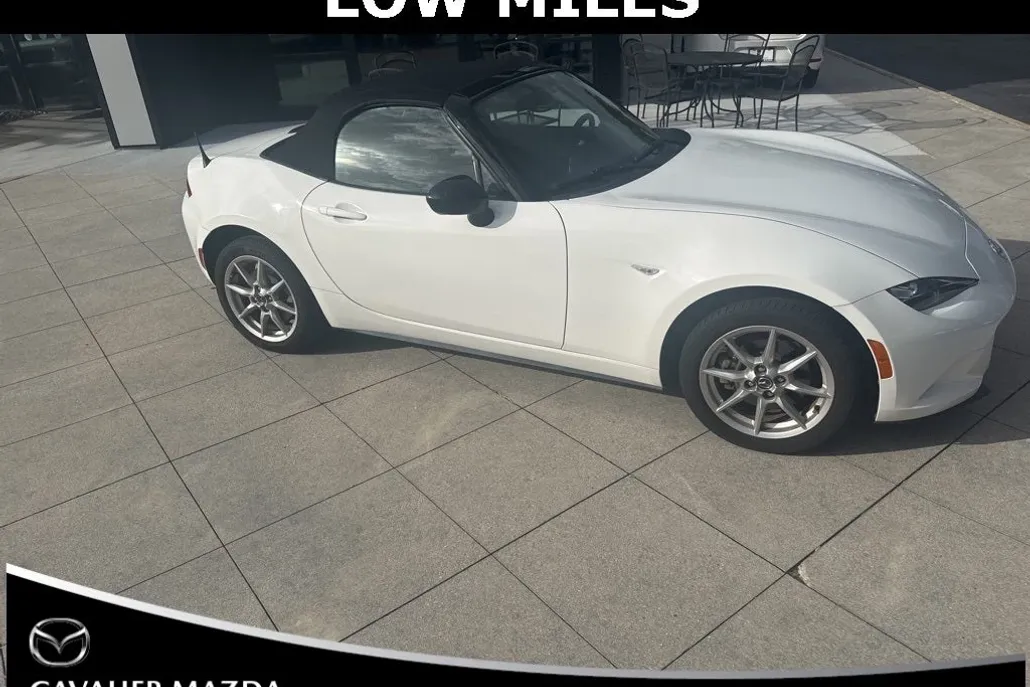 2017 Mazda MX-5 Miata Miata Sport photo 1