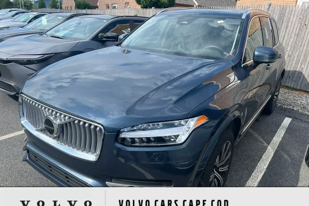 2025 Volvo XC90 Plus photo 1