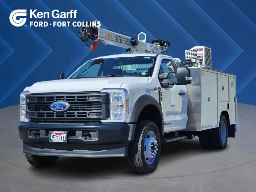 2024 Ford F-600 photo 1