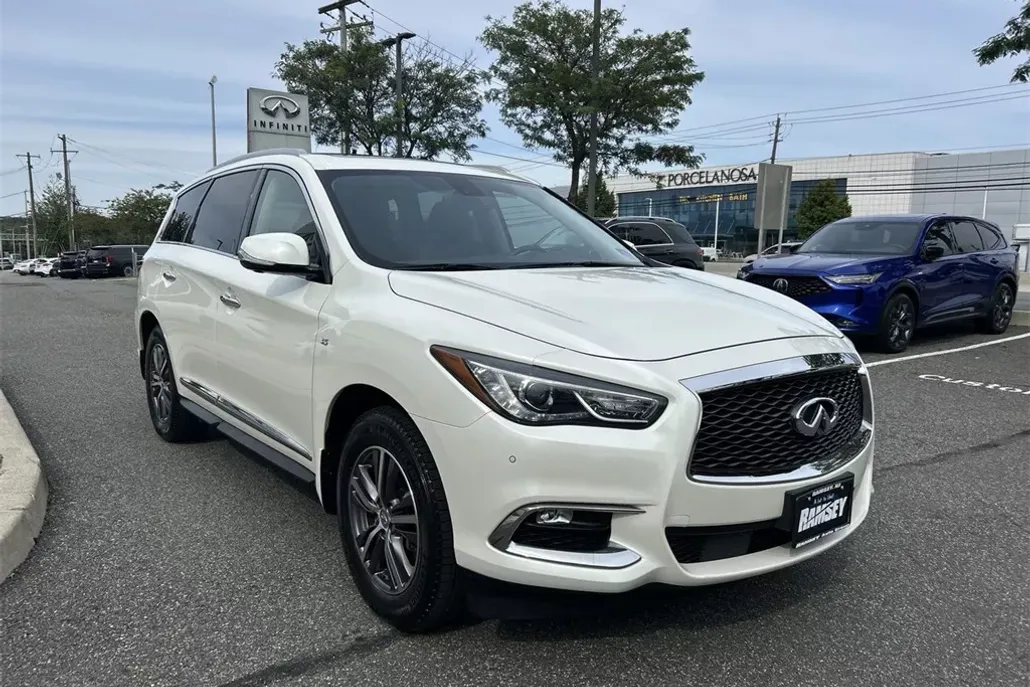 2018 Infiniti QX60 Base photo 1