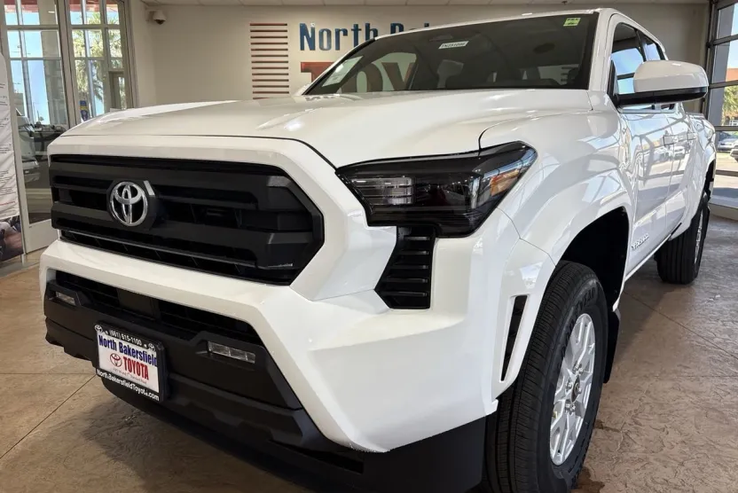 2025 Toyota Tacoma SR5 Double Cab photo 1