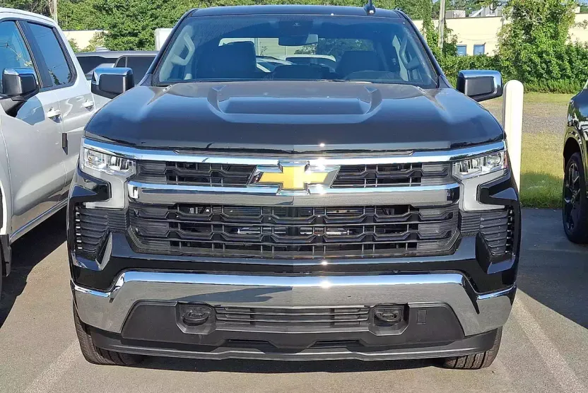 2026 Chevrolet Silverado 1500 LT photo 1