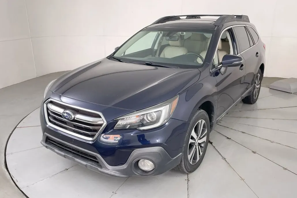 2018 Subaru Outback Limited photo 1