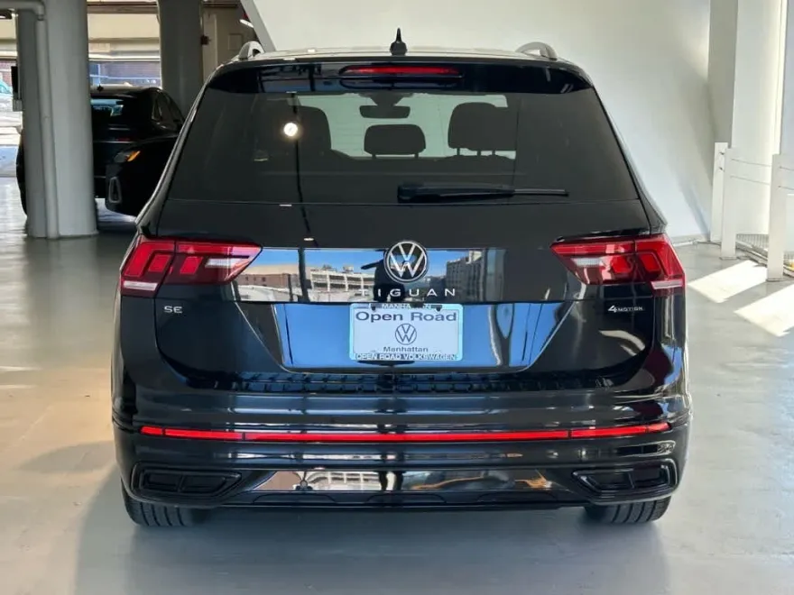 2024 Volkswagen Tiguan SE R-Line Black photo 1