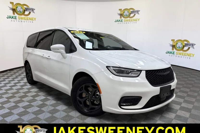 2022 Chrysler Pacifica Hybrid Touring L photo 1
