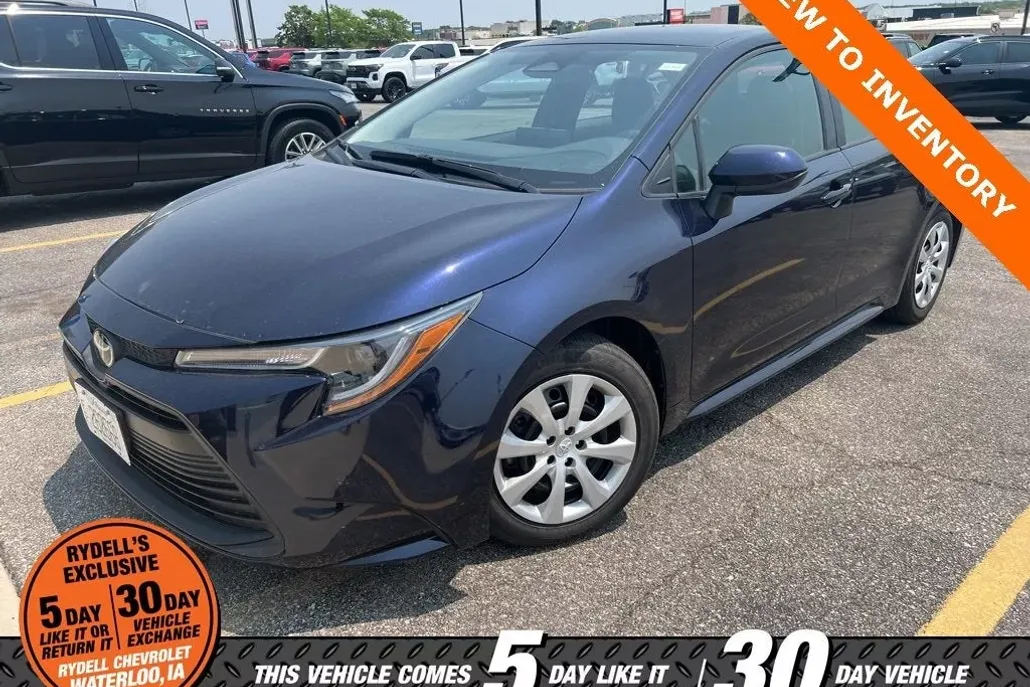 2024 Toyota Corolla LE photo 1