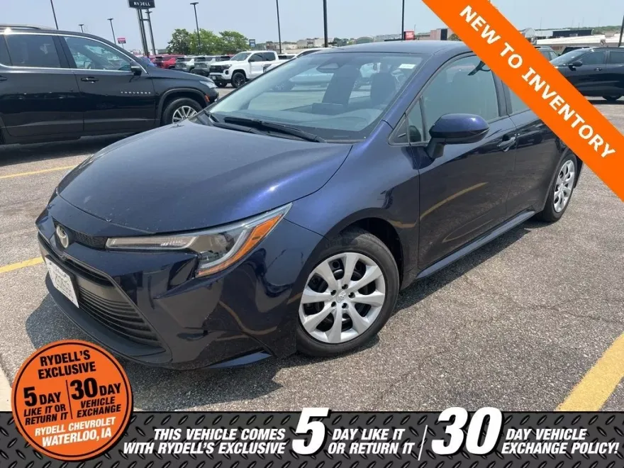 2024 Toyota Corolla LE photo 1