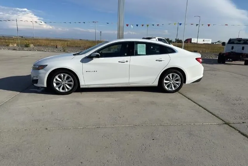 2023 Chevrolet Malibu 1LT photo 1