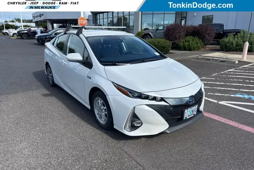 2022 Toyota Prius Prime Limited photo 1