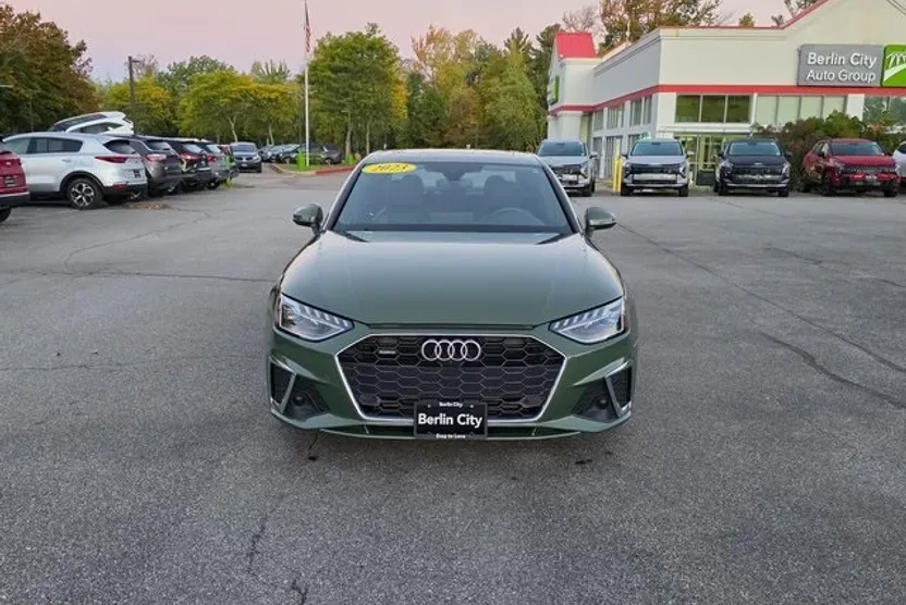 2023 Audi A4 45 S line Premium Plus photo 1