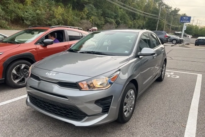 2022 Kia Rio S photo 1