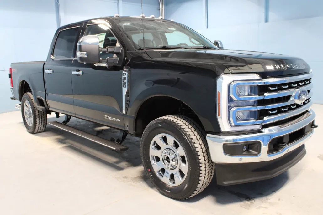 2025 Ford F-350 Lariat photo 1